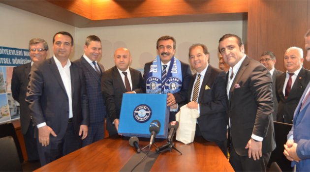 Çukurova Belediyesi’nden Demirspor’a 250 bin TL’lik destek