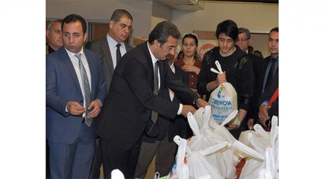 Çukurova’da yardımlar Ramazan’da da sürüyor