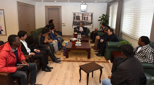 Çukurova Uluslararası Öğrenci Derneği’nden Vali Demirtaş’a ziyaret
