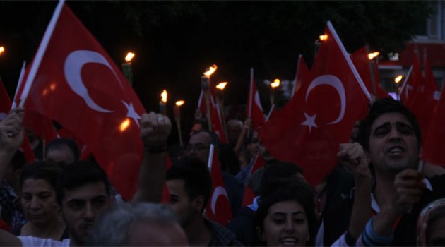 Cumhuriyet’in 92. Yıl Dönümünde meşaleli kutlama