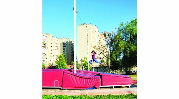 DAHA YOLUN BAŞINDAYIM