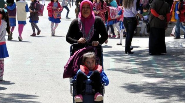 Damla, yürümek istiyor