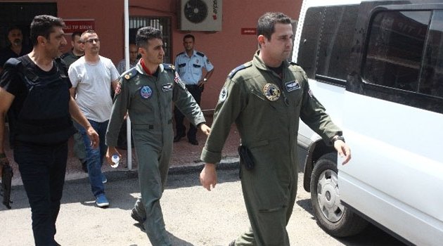 Darbe Girişimine Adı Karışan 4 Pilot Adana’da Adliyeye Sevk Edildi