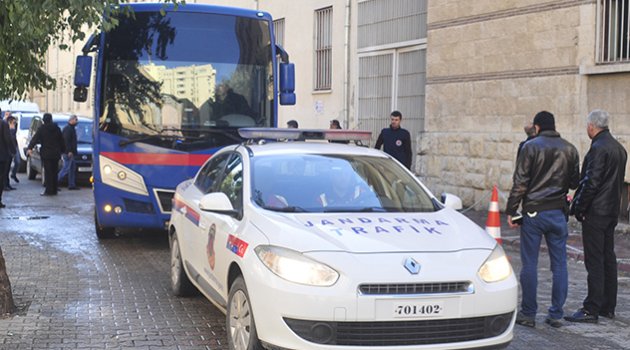 Darbe sanığı 5 eski subaya AĞIRLAŞTIRILMIŞ MÜEBBET!