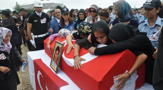 Darbe Şehidi Polis Memuru Toprağa Verildi