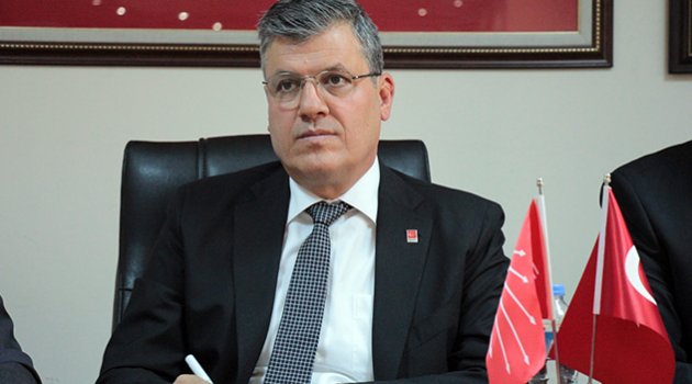 ‘Davutoğlu darbeye boyun eğdi!’