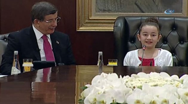 Davutoğlu koltuğunu devretti