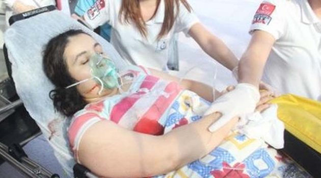 Dayakçı koca eşini ve kaynanasını bıçakladı