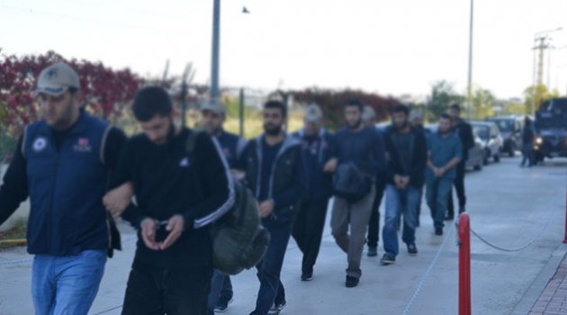 DEAŞ'lı zanlılar adliyeye sevk edildi