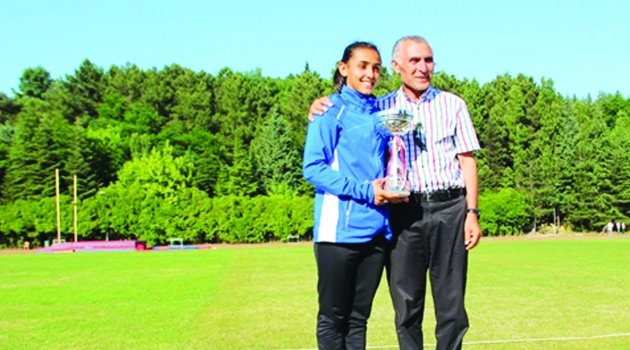 DEMET’E REKOR  DAYANMIYOR