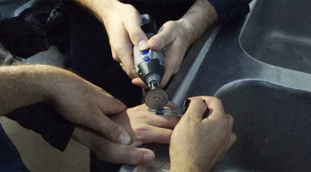 Denemek için taktığı yüzük kabusu oldu