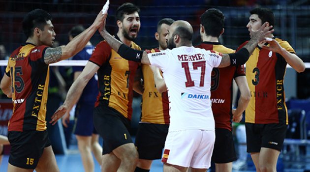 Derbiye Aslan pençesi!