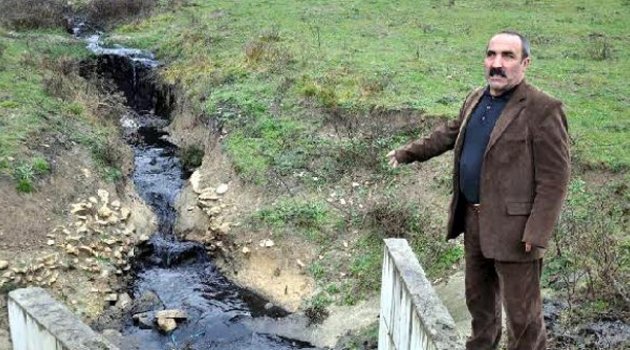 Dereler simsiyah akmaya başladı