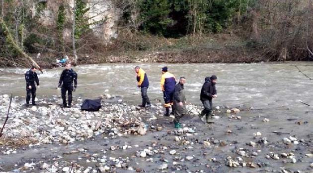 Dereye düşen kadının cesedi bulundu