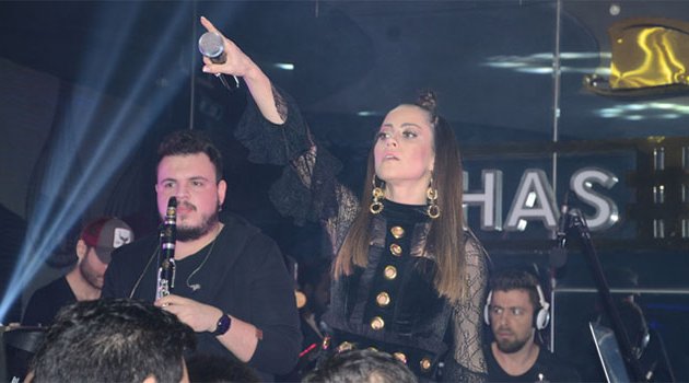 Derya Uluğ'dan hayranlarına albüm müjdesi