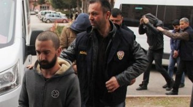 Devlet Büyüklerine Hakaret Ettikleri İleri Sürülen 6 Kişi Adliyeye Sevk Edildi