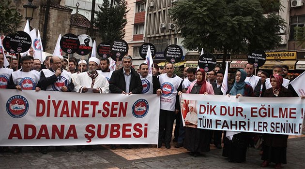 Din görevlileri meydanlara indi