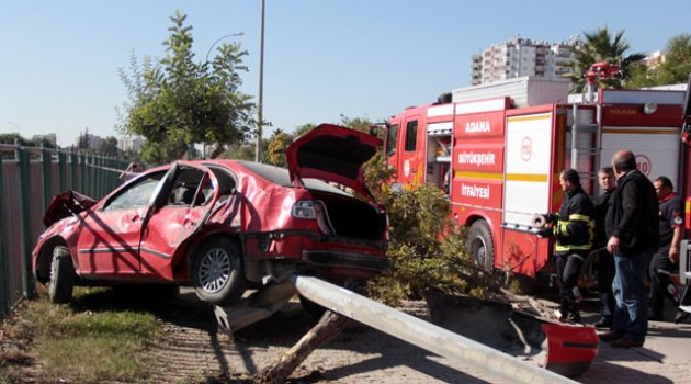 Direği ve ağaçları devirdi korkuluğa çarparak durabildi