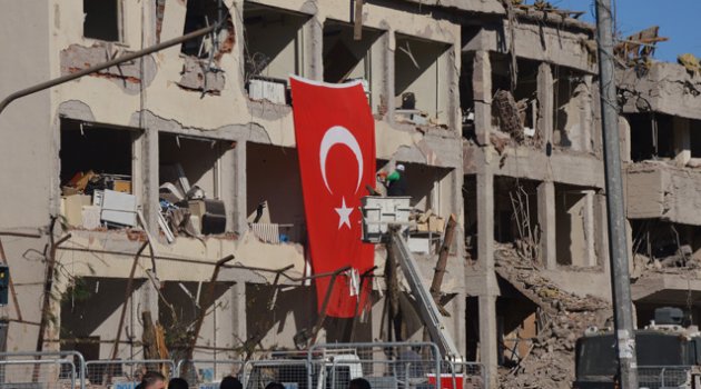 Diyarbakır’daki patlamada şehit sayısı 11’e yükseldi