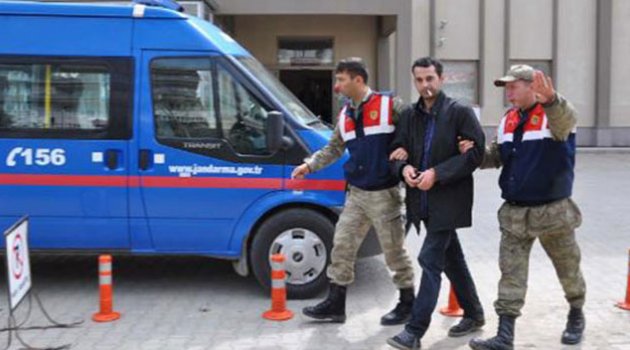 Dizi oyuncusu, babasını nasıl öldürdüğünü anlattı