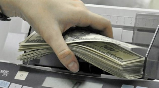 Dolar 2,71′in altını gördü