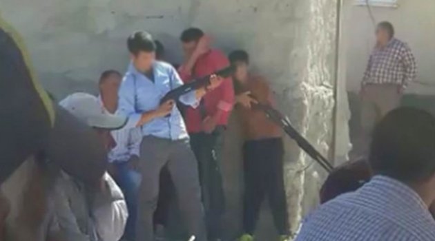 Düğünün ortasına pompalı tüfekle daldılar