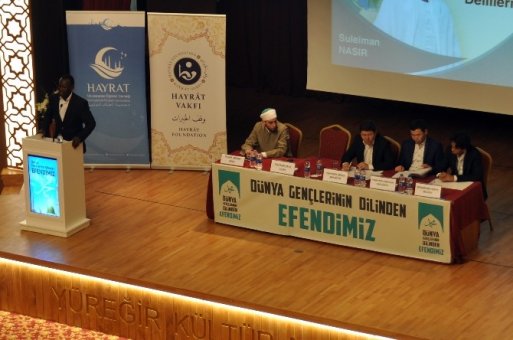 “Dünya Gençlerinin Dilinden Efendimiz” Paneli