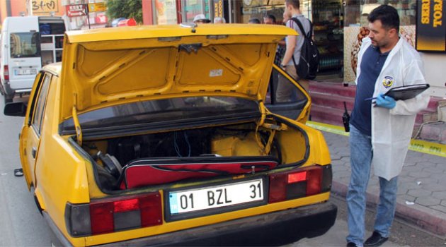 ’Dur’ ihtarına uymayarak kaçan takside 50 kilo esrar ele geçirildi
