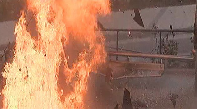 Durağa bırakılan dolu tüp fünyeyle böyle patlatıldı