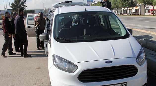Duran araca çarpıp soymaya çalıştılar
