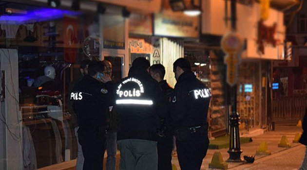 Eğlence merkezinde silahlı kavga!