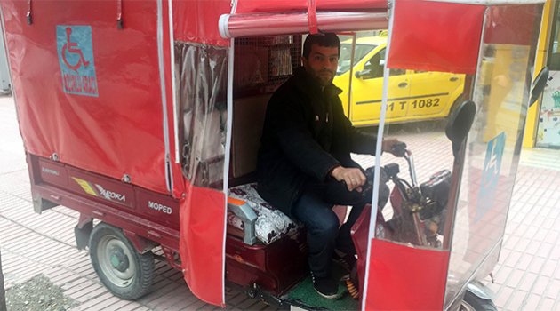 Ehliyetsiz elektrikli bisiklet kullanan engelliye 2 bin lira trafik cezası kesildi