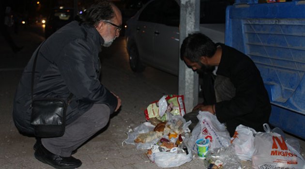 Ekmeği çöplükten!