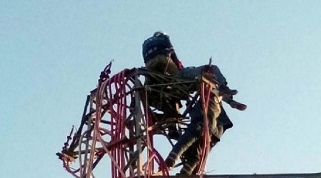 Elektrik akımına kapılan işçiyi itfaiye ekipleri kurtardı