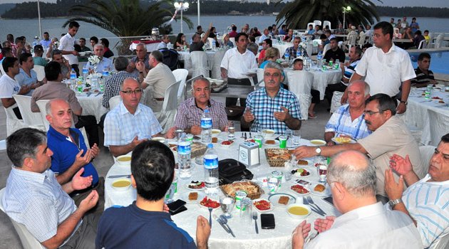 Elektrik teknisyenleri iftarda buluştu