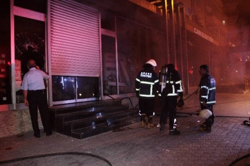 Elektrikçide Çıkan Yangın Korkuttu