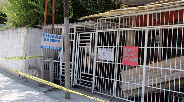 Elleri Bağlı Tavana Asılı Bulundu