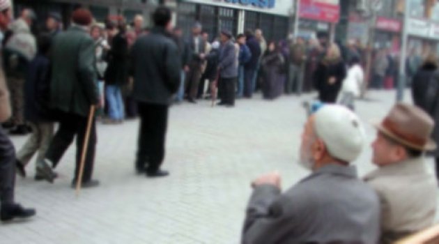 Emekliler çözüm bekliyor