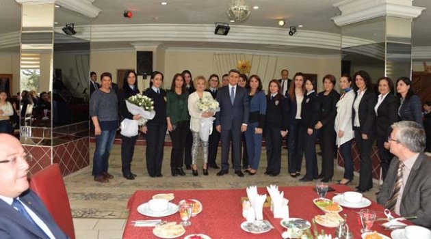 Emniyette görevli kadın personel yemekte bir araya geldi