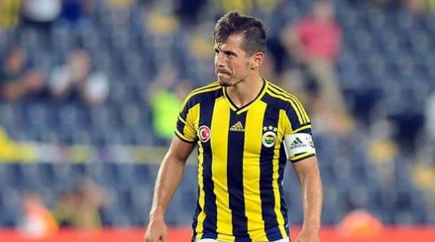 Emre Belözoğlu'na saldırı