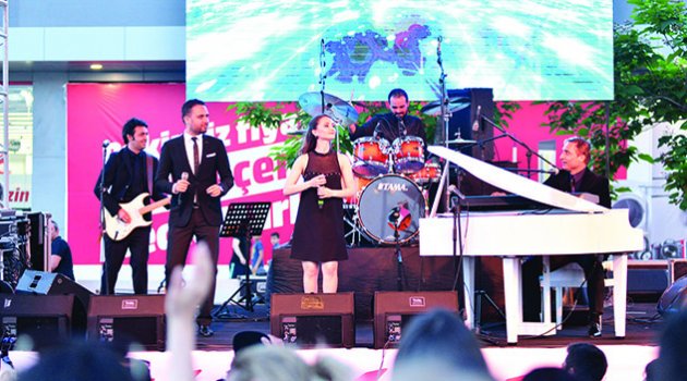 Enbe Orkestrası'ndan M1 AVM'de müzik ziyafeti