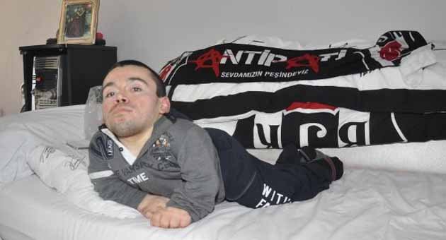 Engelli Beşiktaş taraftarı Yusuf'u mutlu eden sürpriz ziyaret