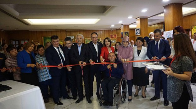 Engelsiz sanatta eğitim mucizesi