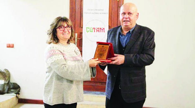 ‘Enis batur kendini yazarak var ediyor’