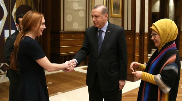 Erdoğan, ABD'li ünlü oyuncu Lindsay Lohan'ı kabul etti