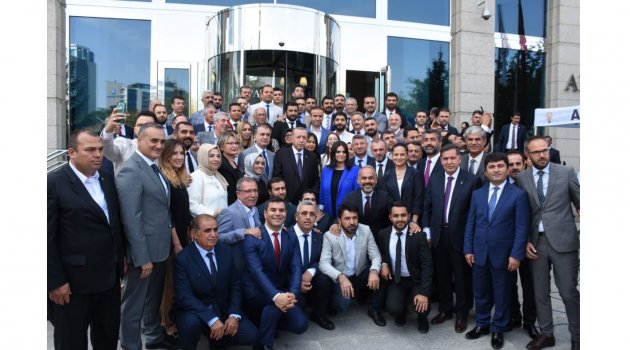 Erdoğan, AK Parti Adana teşkilatı ile hatıra fotoğrafı çektirdi