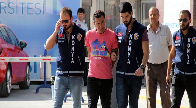 Eşi ve arkadaşının boğazını kesti