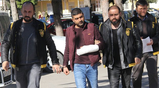 Eşine cinsel içerikli mesaj gönderen komşusunu öldürdü
