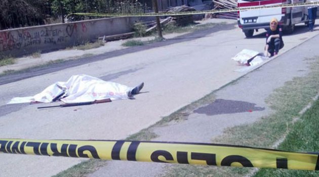 Eşini sokakta öldürüp, intihar etti!