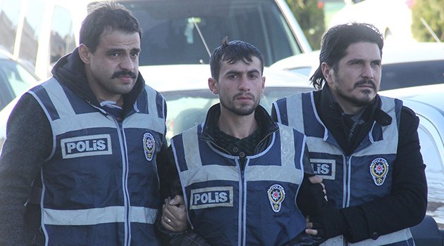 Eşinin çıplak fotoğrafını gösteren arkadaşını öldürüp gömdü